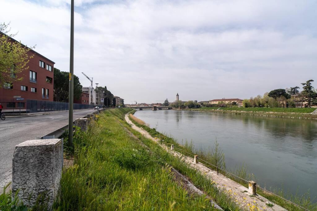 Charme In City Center Verona Exterior photo